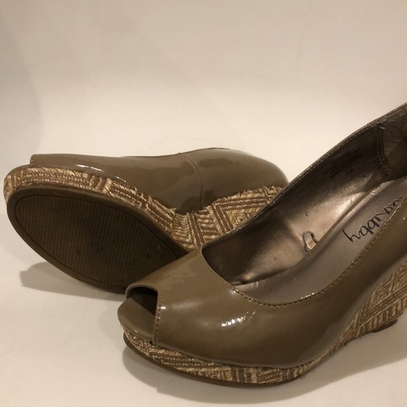 sam & Libby Aztec wedge patent leather peeptoe 7.5 - Picture 9 of 11